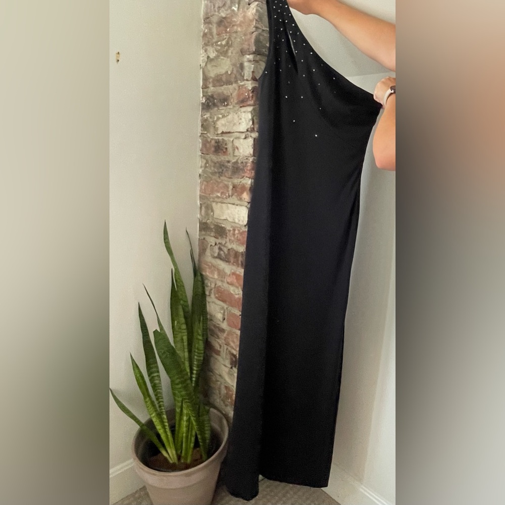 Niki Size 2 One Shoulder Black Dress